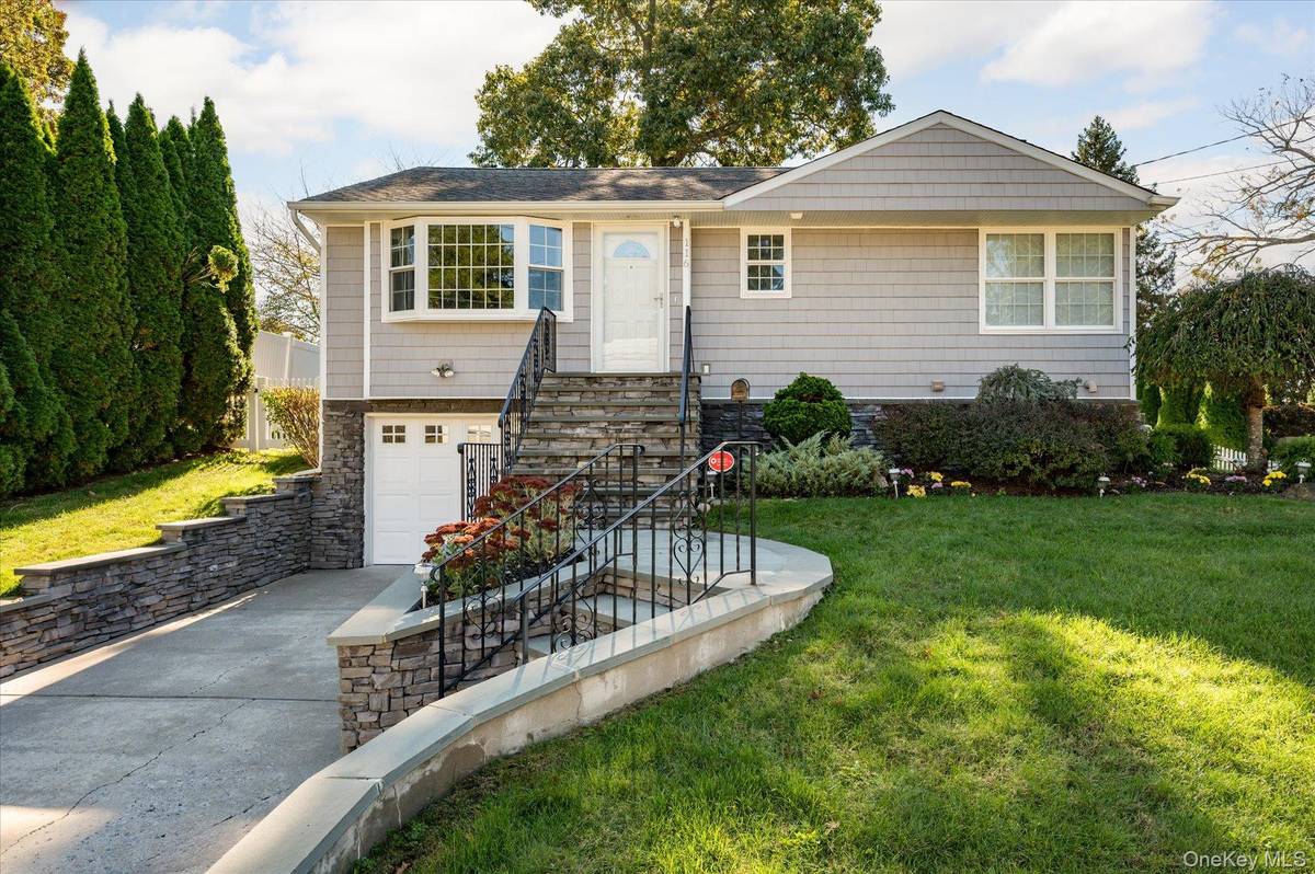 116 Ira RD, Syosset, NY 11791