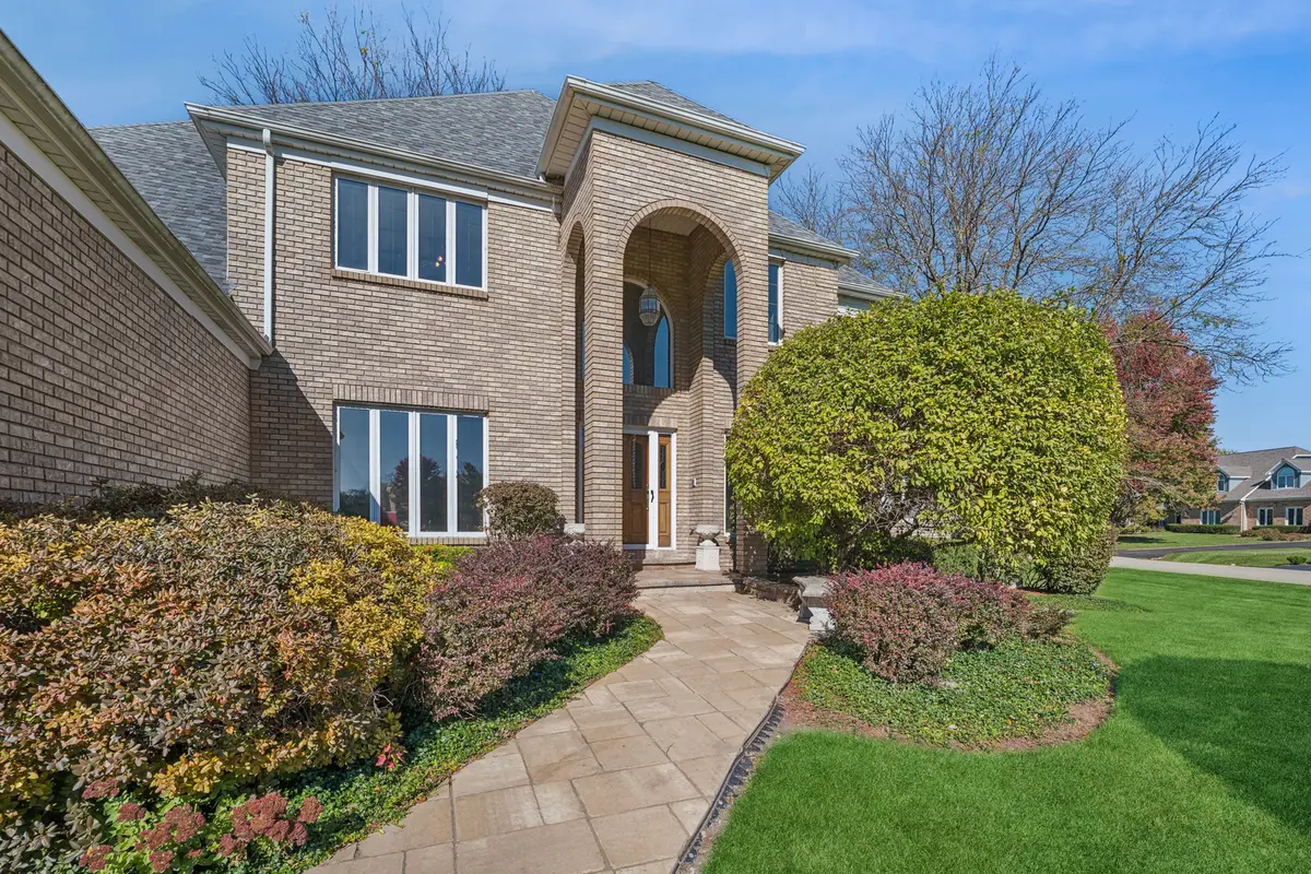 36W650 W Ridgewood LN, St. Charles, IL 60175
