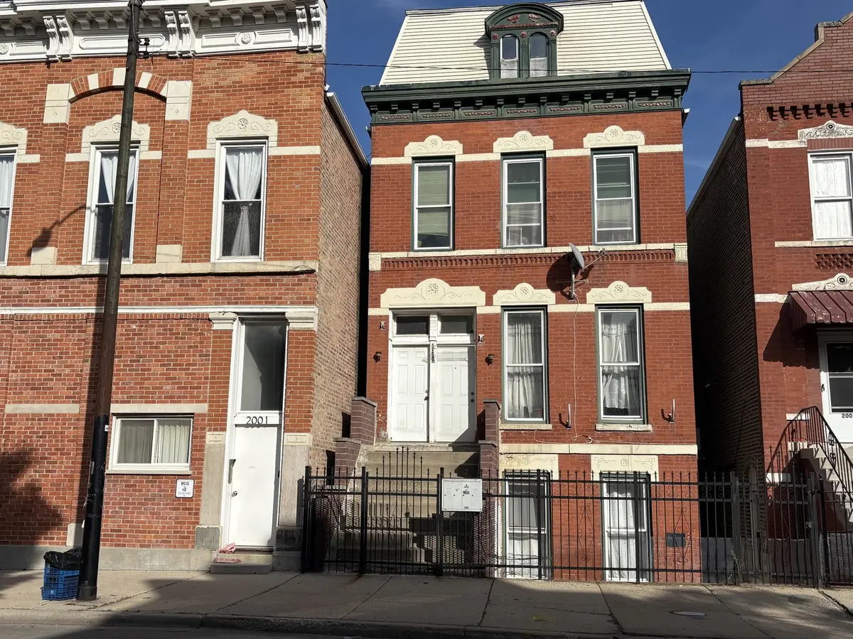 2003 S Loomis ST, Chicago, IL 60608