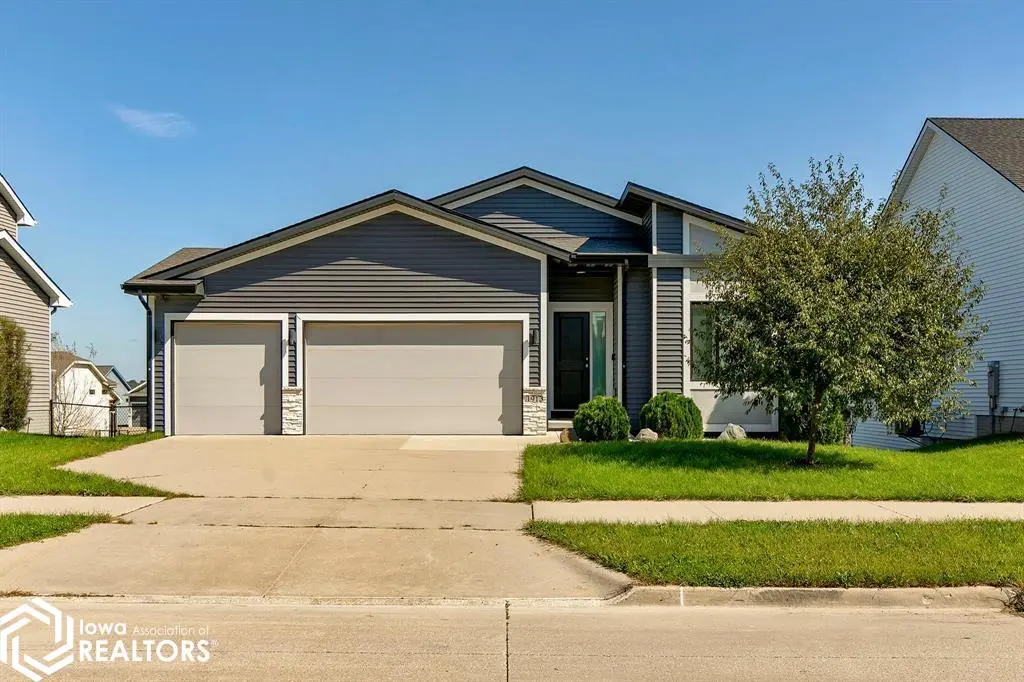 1913 Southbridge DR, Adel, IA 50003
