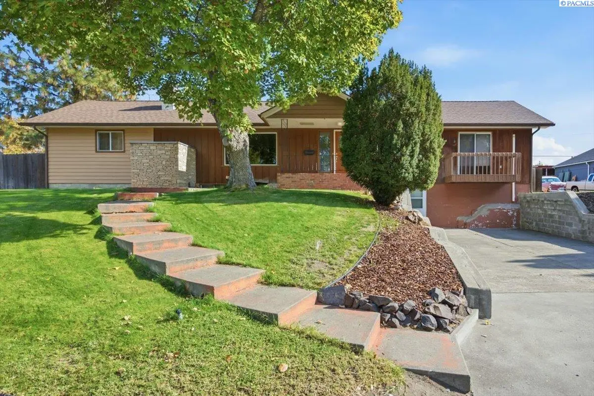 1408 Hunt Avenue, Richland, WA 99354