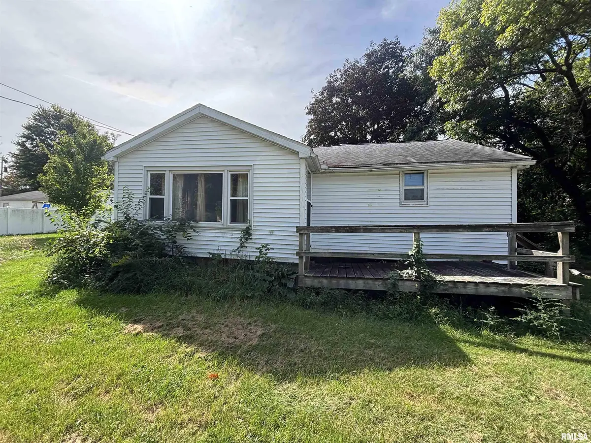 205 HILLMAN ST, Washington, IL 61571