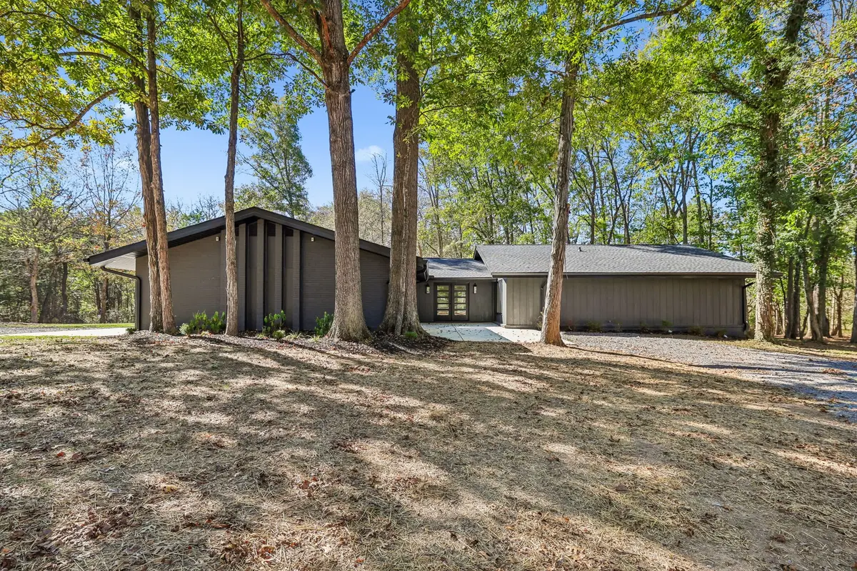 116 Teepee Ln, Shelbyville, TN 37160