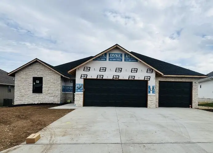 946 S Pindall LN, Nixa, MO 65714