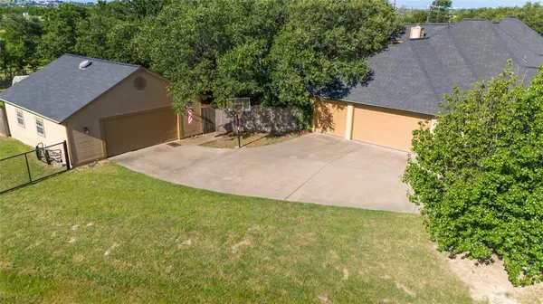 182 Lakeview Drive, Aledo, TX 76008
