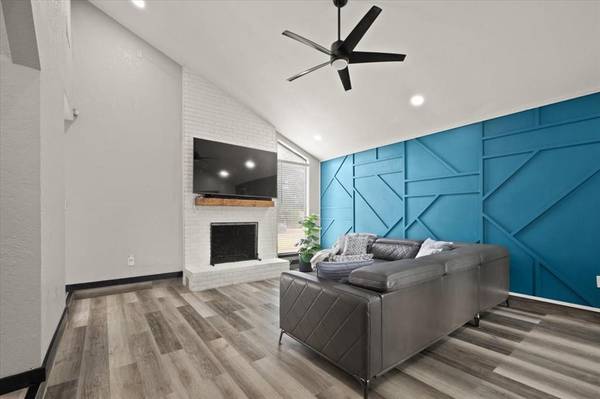 104 San Medina Lane, Joshua, TX 76058