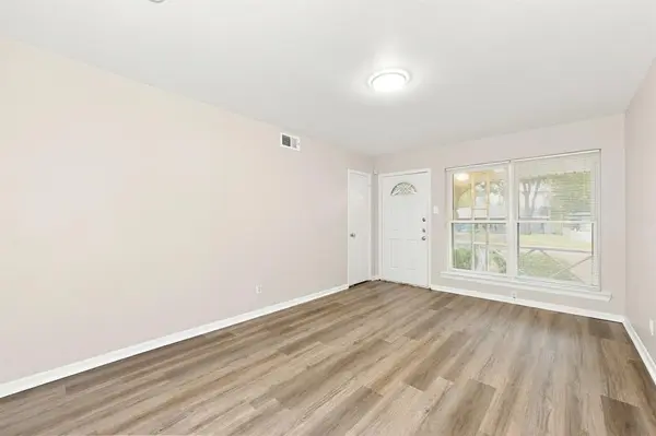 319 Royal Avenue, Duncanville, TX 75137