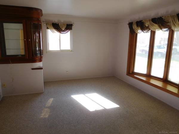 27060 Norma DR, Warren, MI 48093