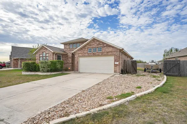 156 Plantain DR, Hutto, TX 78634