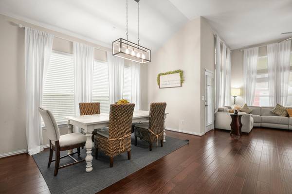 156 Plantain DR, Hutto, TX 78634