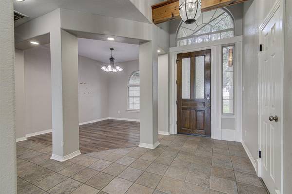 5006 Thunderbird ST, Lago Vista, TX 78645