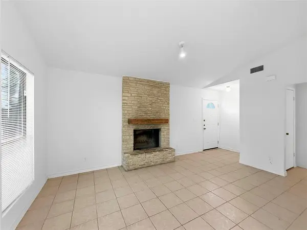 1012 Fieldwood DR #B, Austin, TX 78758