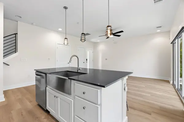 1160 Lott Ave #B, Austin, TX 78721