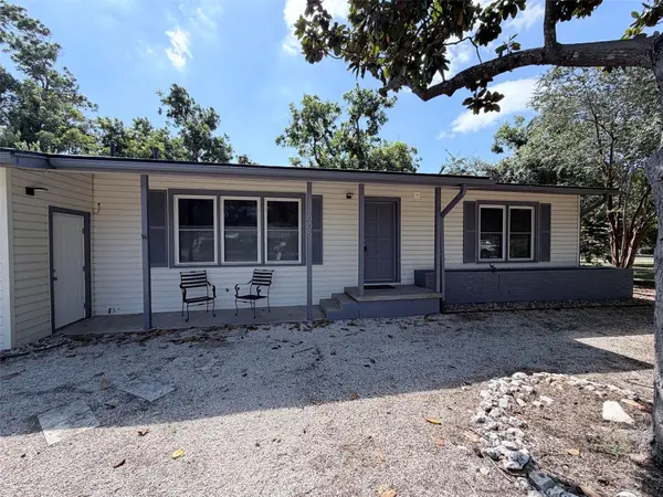 605 W 11th ST, Elgin, TX 78621