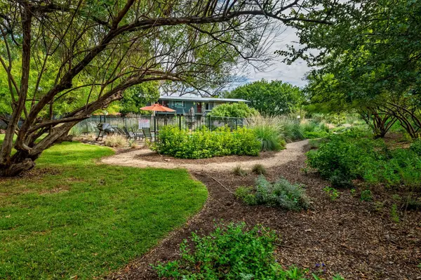 1304 Mariposa DR #222, Austin, TX 78704