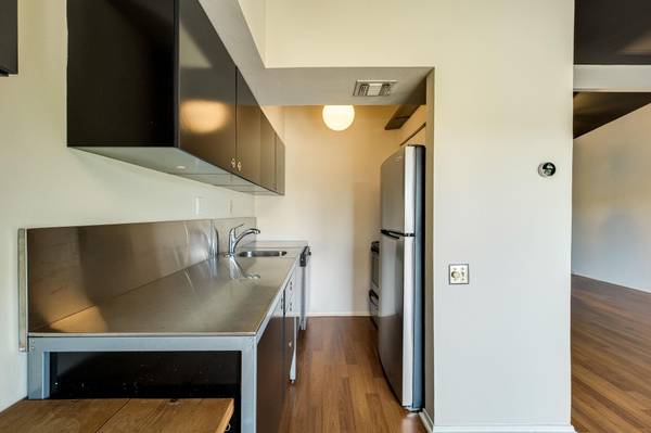 1304 Mariposa DR #222, Austin, TX 78704