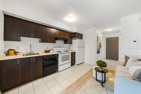 35 Saranac BLVD #721, Toronto C04, ON M6A 2G4