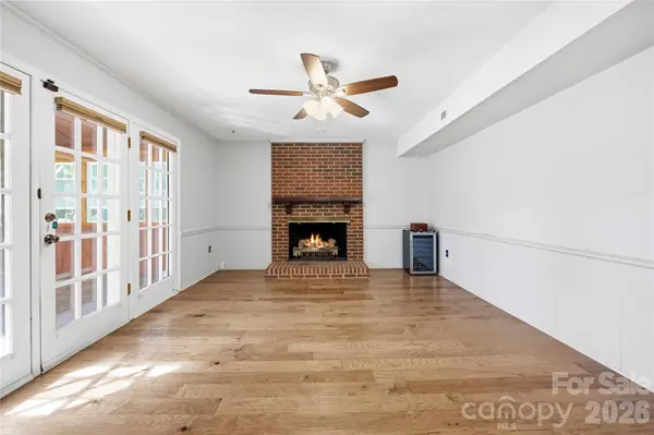 2221 Hamilton Mill RD, Charlotte, NC 28270