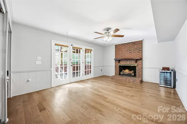 2221 Hamilton Mill RD, Charlotte, NC 28270