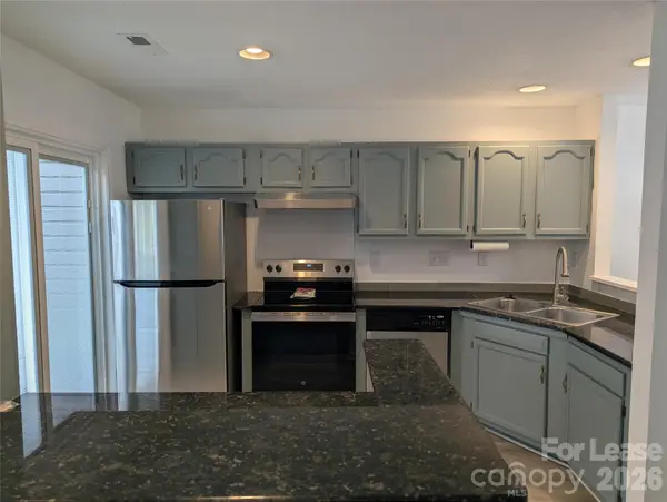 5976 Prescott CT, Charlotte, NC 28269
