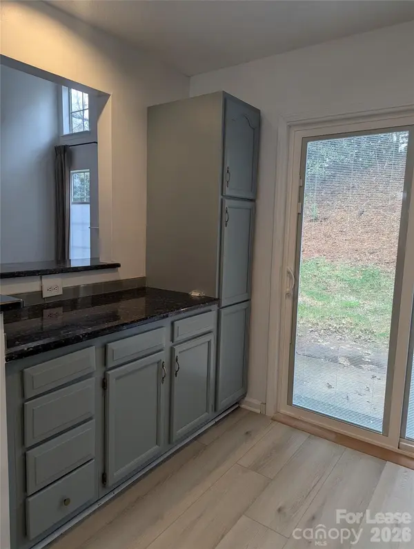 5976 Prescott CT, Charlotte, NC 28269
