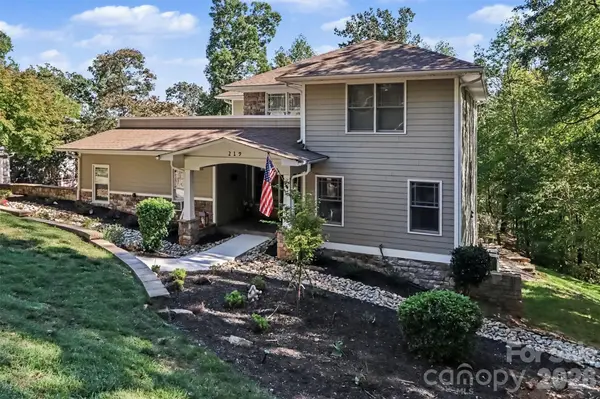 219 Mays Mills DR, Cramerton, NC 28032