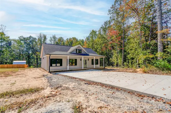 231 Hardin CIR, Grover, NC 28073