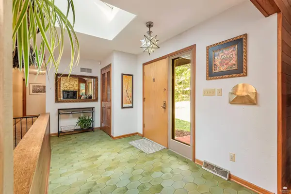 2933 Amherst Avenue, Manhattan, KS 66503