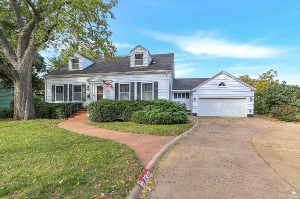 1302 N Buckeye AVE, Abilene, KS 67410