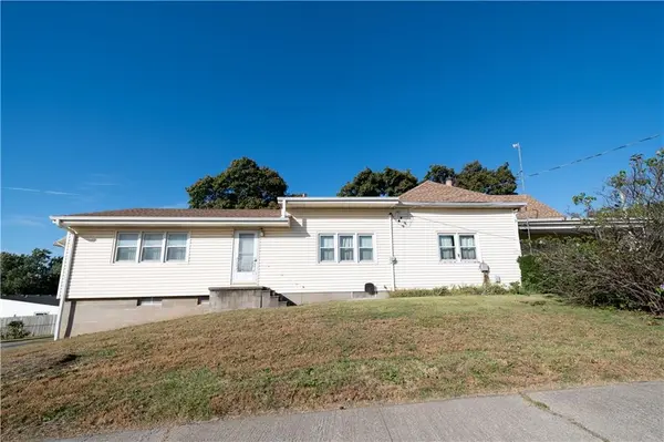 6810 King Hill Avenue AVE, St Joseph, MO 64504