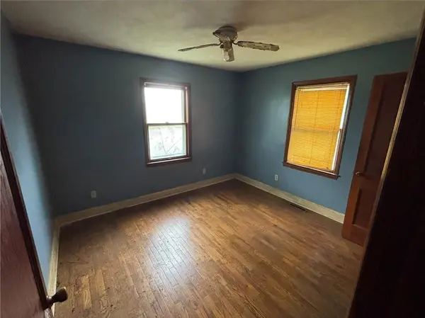 710 Pine ST, Belton, MO 64012