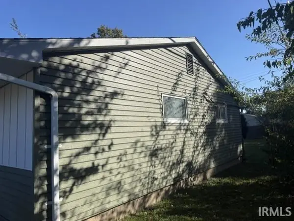 3414 Brookhurst PL, South Bend, IN 46615-3310