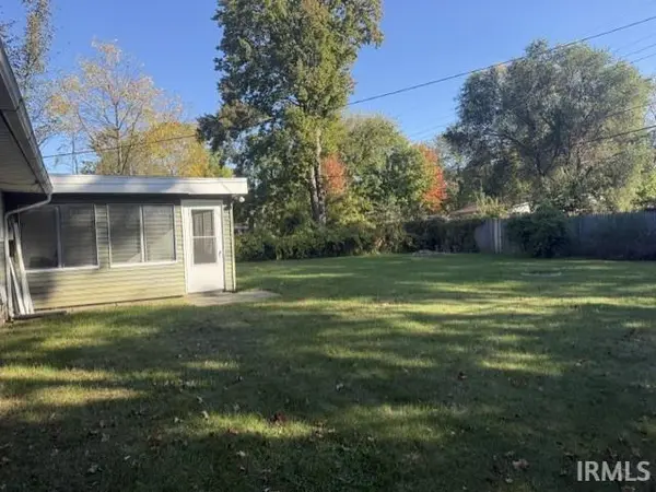3414 Brookhurst PL, South Bend, IN 46615-3310