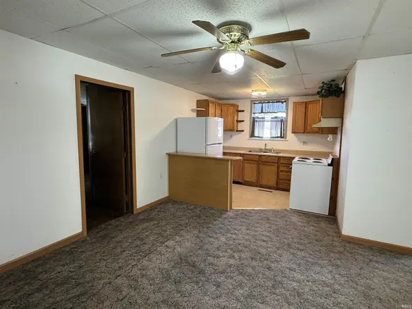 204 W Main ST, Medaryville, IN 47957