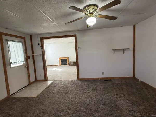 204 W Main ST, Medaryville, IN 47957