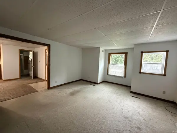 204 W Main ST, Medaryville, IN 47957