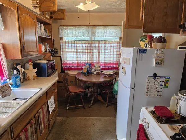 4438 Gaywood DR, Fort Wayne, IN 46806-4710