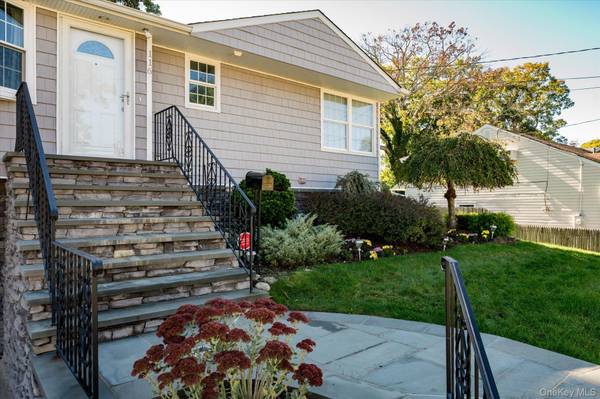116 Ira RD, Syosset, NY 11791