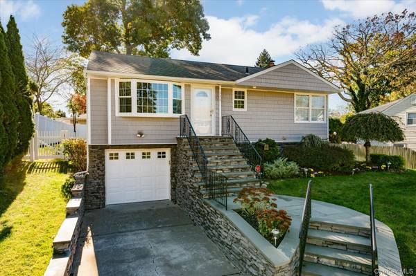 116 Ira RD, Syosset, NY 11791