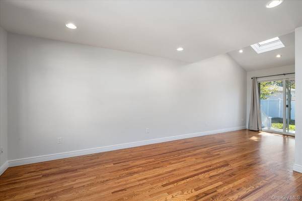 116 Ira RD, Syosset, NY 11791