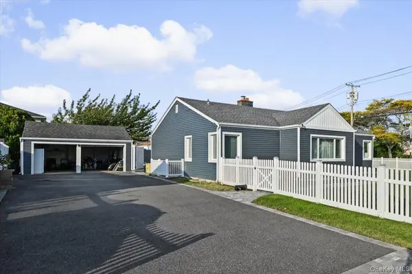 865 N Broadway, Massapequa, NY 11758