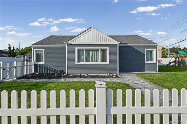 865 N Broadway, Massapequa, NY 11758