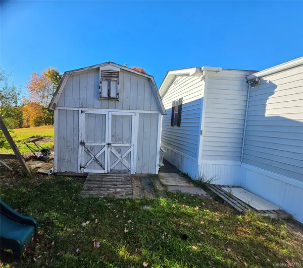43 Ponderosa Rd,, Bloomingburg, NY 12721