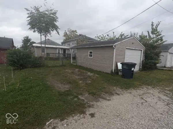 68 N 6th, Beech Grove, IN 46107