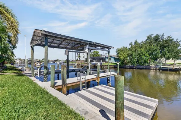 761 KINGSTON CT, Apollo Beach, FL 33572