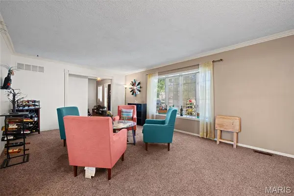 1008 Pinecone TRL, Hazelwood, MO 63031