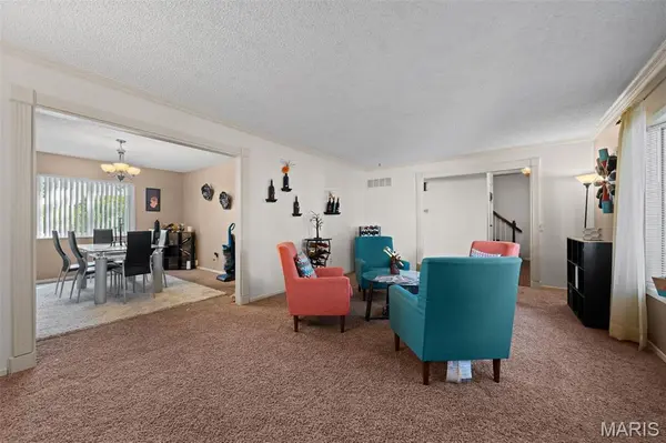 1008 Pinecone TRL, Hazelwood, MO 63031
