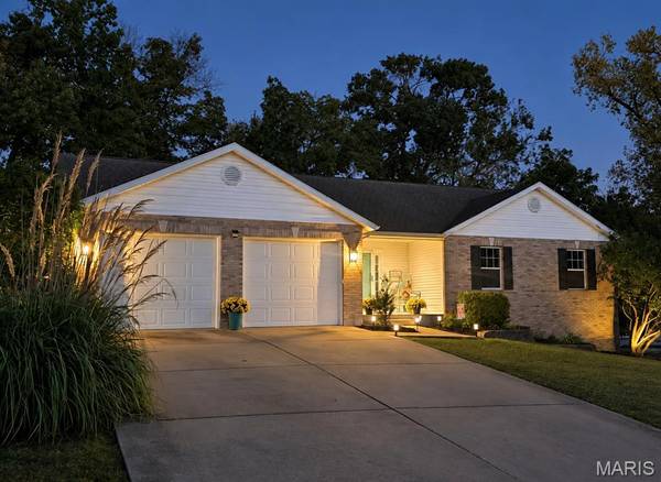 1936 Clark DR, Washington, MO 63090