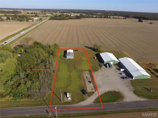 000 Medlin RD, Centralia, IL 62801