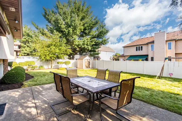 16W751 90TH ST, Willowbrook, IL 60527